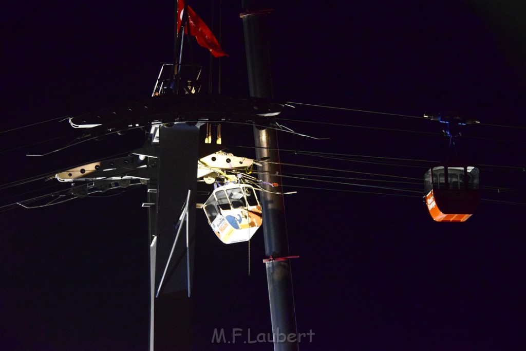 Koelner Seilbahn Gondel blieb haengen Koeln Linksrheinisch P919.JPG - Miklos Laubert